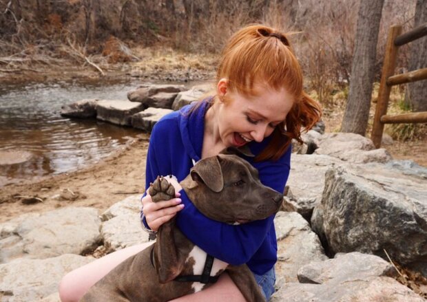 Rettung für zwei: Junge Frau nahm einen Hund auf, der dringend Pflege brauchte, und wurde glücklich